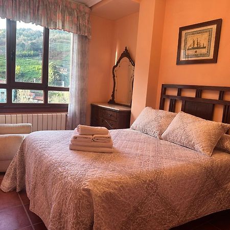 Casa Alpargateiro Guest House Os Peares ภายนอก รูปภาพ