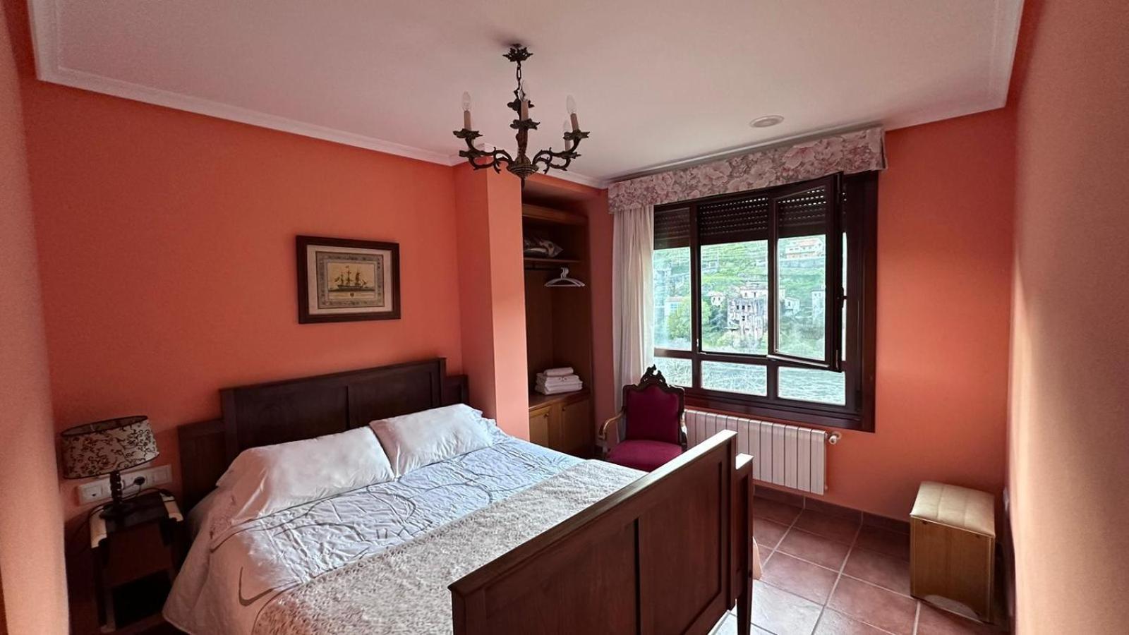 Casa Alpargateiro Guest House Os Peares ภายนอก รูปภาพ