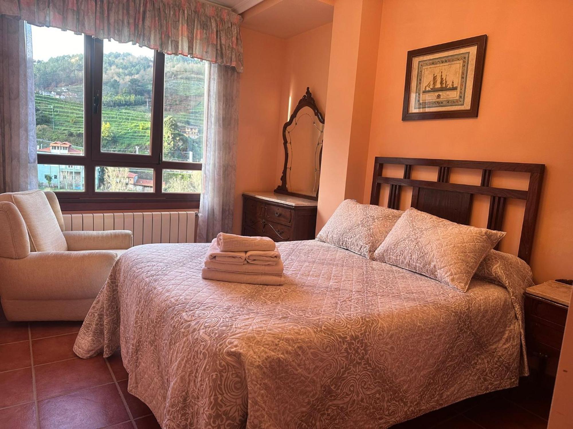 Casa Alpargateiro Guest House Os Peares ภายนอก รูปภาพ