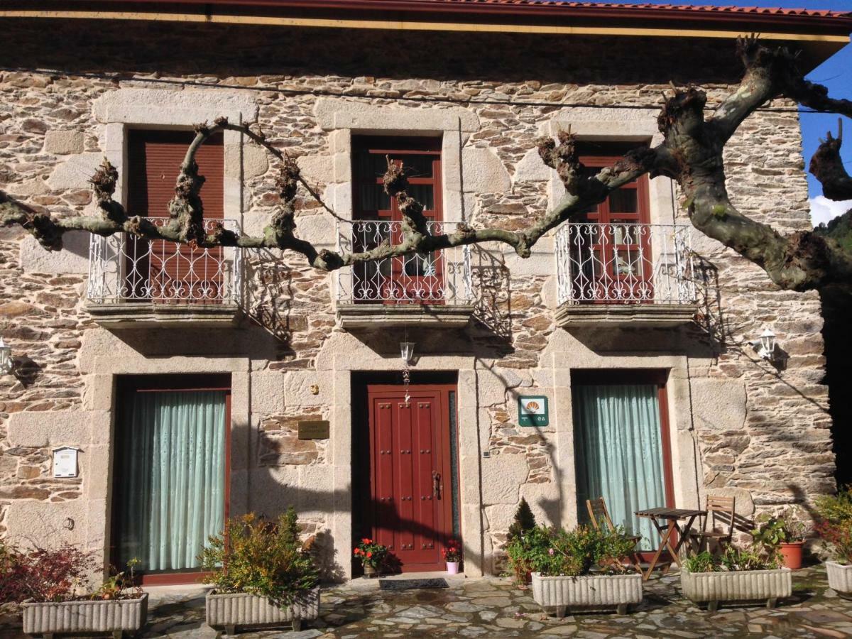 Casa Alpargateiro Guest House Os Peares ภายนอก รูปภาพ