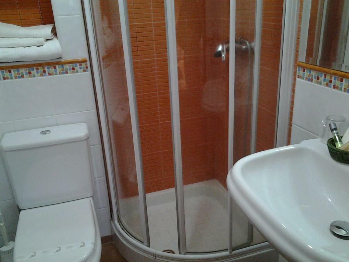 Casa Alpargateiro Guest House Os Peares ภายนอก รูปภาพ